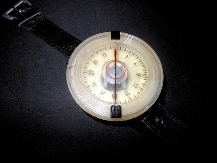 WW2 German Luftwaffe AK39 Wrist Compass – Fl. 23235-1 – 2nd Model – VERY NICE! — image 2