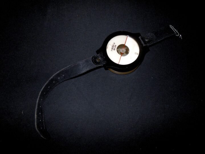 WW2 German Luftwaffe AK39 Wrist Compass – Fl. 23235-1 – 2nd Model – VERY NICE! — image 5
