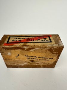 BOX 15 SPRENGKAPSELN