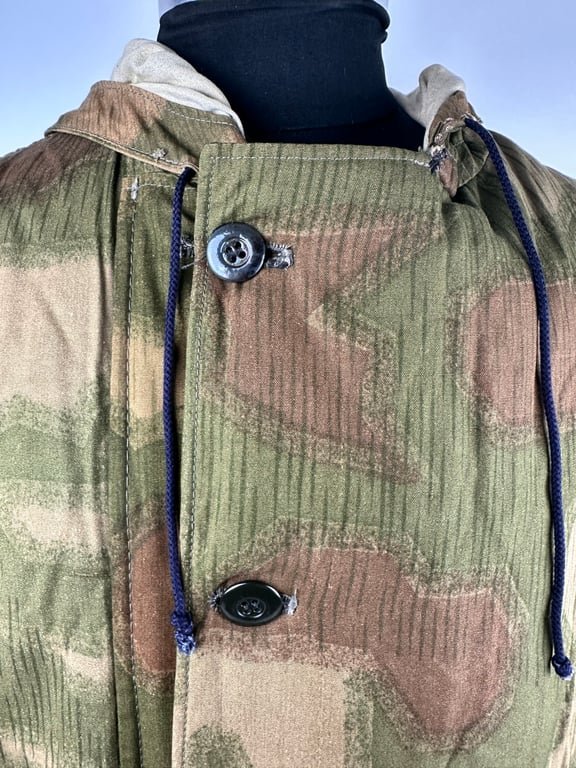 Wehrmacht non-reversible winter parka in 'sumpf tarn' (mint) — image 3