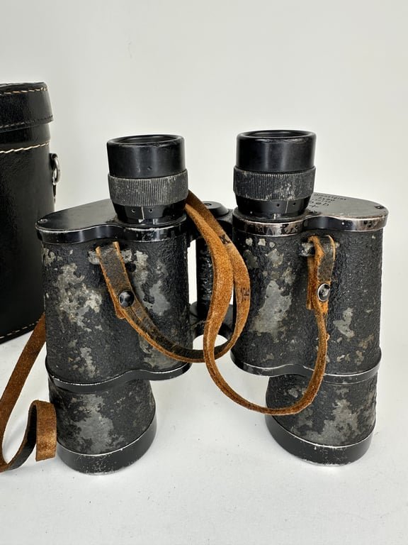 Wehrmacht binoculars 'Dienstglas' 7x50 (Doppelfernrohr) complete with original leather carrying case — image 3