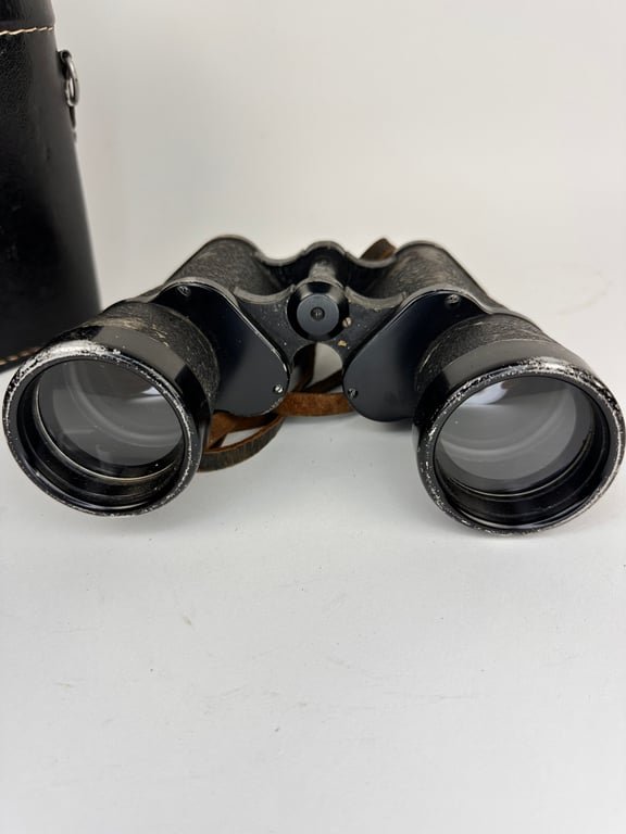 Wehrmacht binoculars 'Dienstglas' 7x50 (Doppelfernrohr) complete with original leather carrying case — image 4