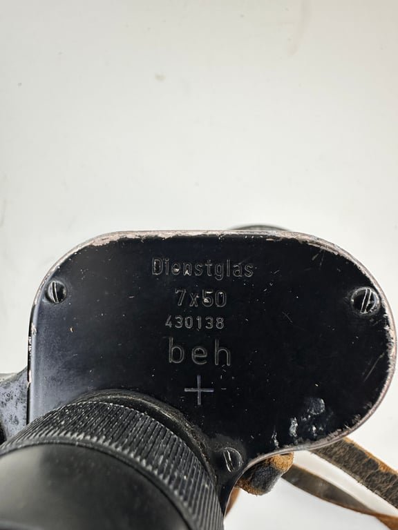 Wehrmacht binoculars 'Dienstglas' 7x50 (Doppelfernrohr) complete with original leather carrying case — image 5