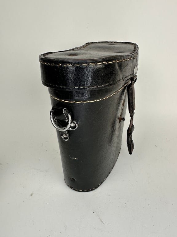 Wehrmacht binoculars 'Dienstglas' 7x50 (Doppelfernrohr) complete with original leather carrying case — image 9