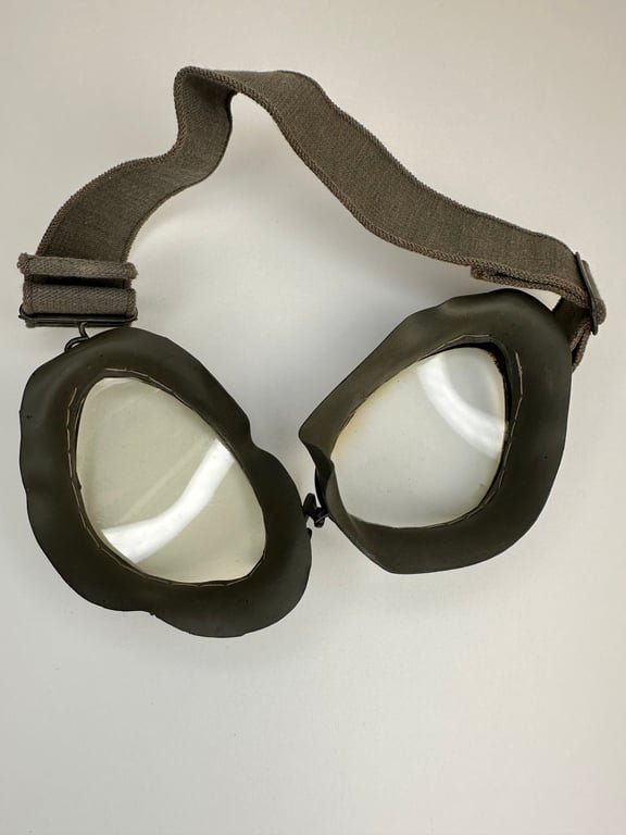 Wehrmacht motorcycle 'Kradmelderbrille' GS 1941 — image 2