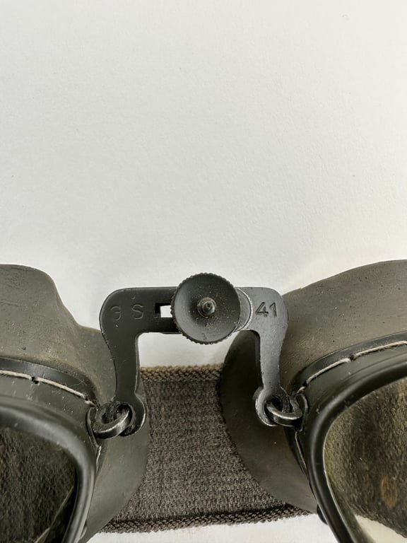 Wehrmacht motorcycle 'Kradmelderbrille' GS 1941 — image 4