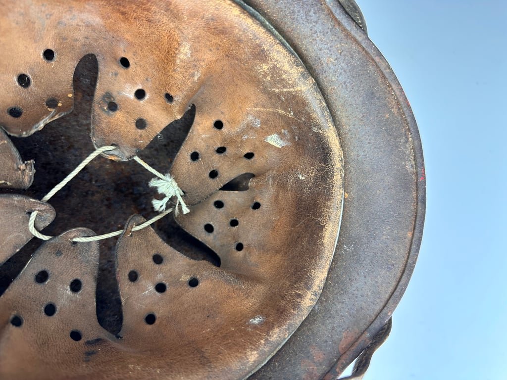 M35 German Medic Helmet 'Red Cross' — image 9