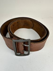 GERMAN WWII ARMY OFFICERS LEATHER BELT. 105 cm