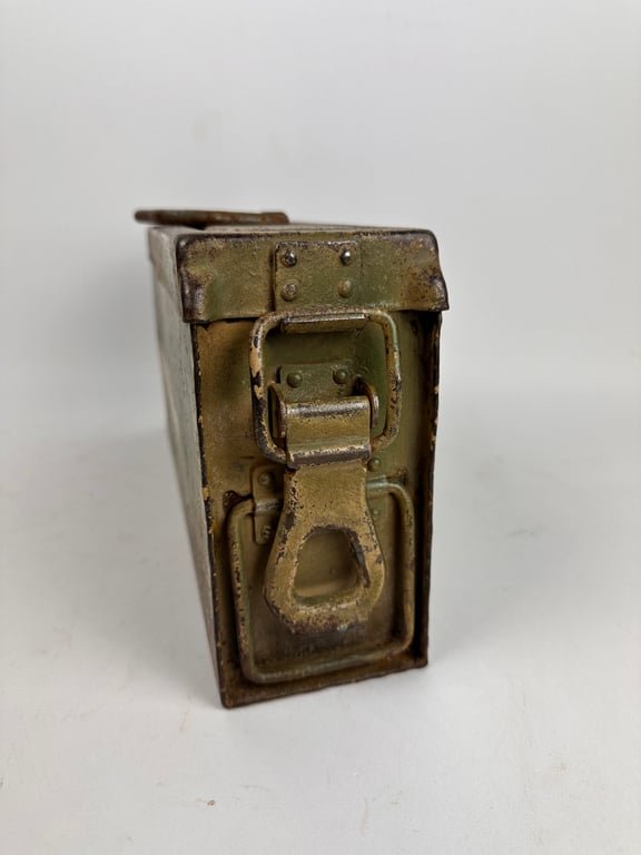 Rare MG34/42 'Werkzeugkasten' 3 tone normandie camo. — image 2