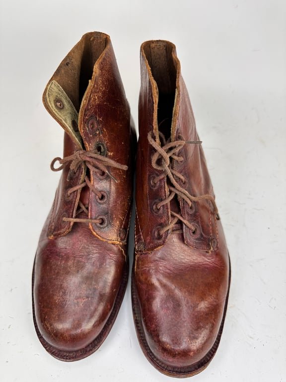 Period made 'Hitler Jugend' shoes. — image 3