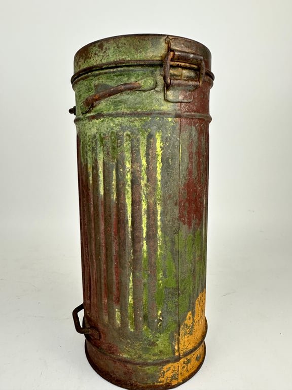 Untouched Camo Gasmask canister 'found in Normandie' — image 3