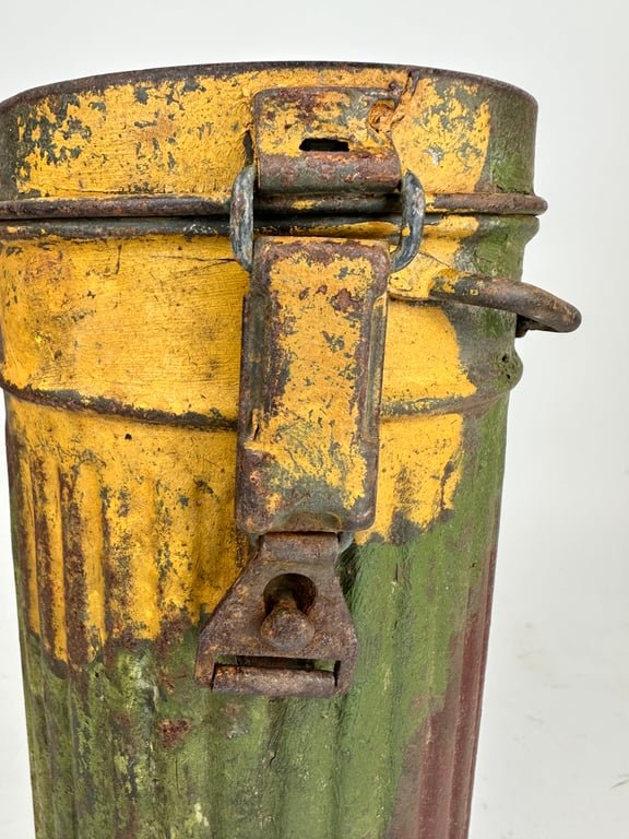 Untouched Camo Gasmask canister 'found in Normandie' — image 6