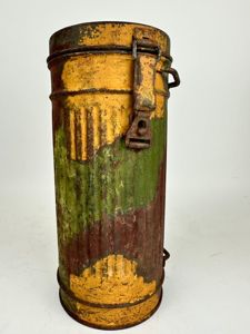 Untouched Camo Gasmask canister 'found in Normandie'