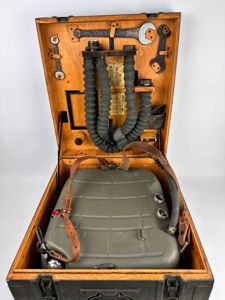 Wehrmacht 'Heeres-Atmer ' oxygen breathing apparatus in case