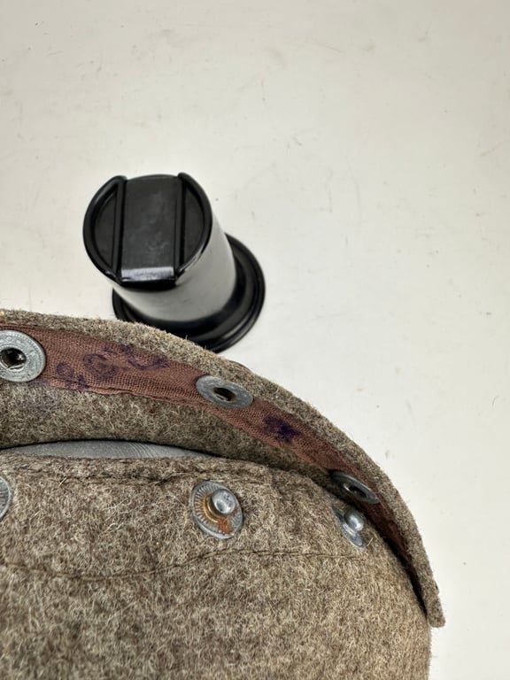 WW2 canteen 'G&CL 41' Bakelite cup — image 6