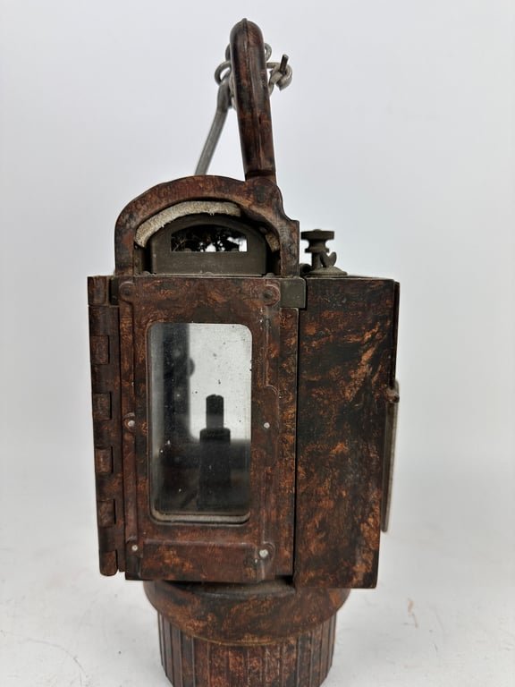 Original German WWII Bakelite Lantern — image 6
