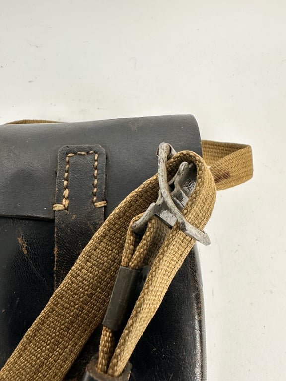 German WH Rifle Grenade Launcher Pouch — image 3