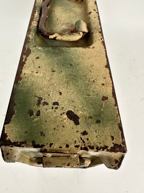 Two-tone camouflage MG34/42 ammo box 'FJR6' — image 4
