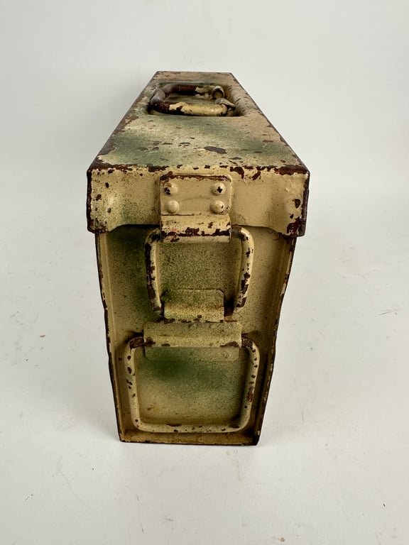 Two-tone camouflage MG34/42 ammo box 'FJR6' — image 6