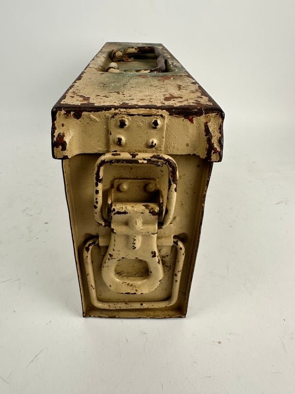 Two-tone camouflage MG34/42 ammo box 'FJR6' — image 7