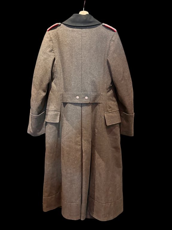 German WH M36 Officer Greatcoat Artillery Major. — image 2