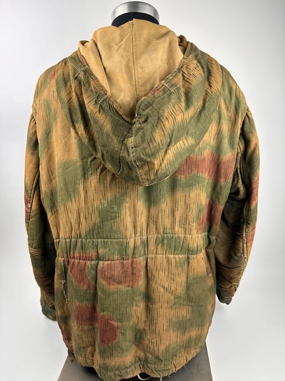 Wehrmacht reversible winter parka in 'Sumpftarnmuster' — image 2