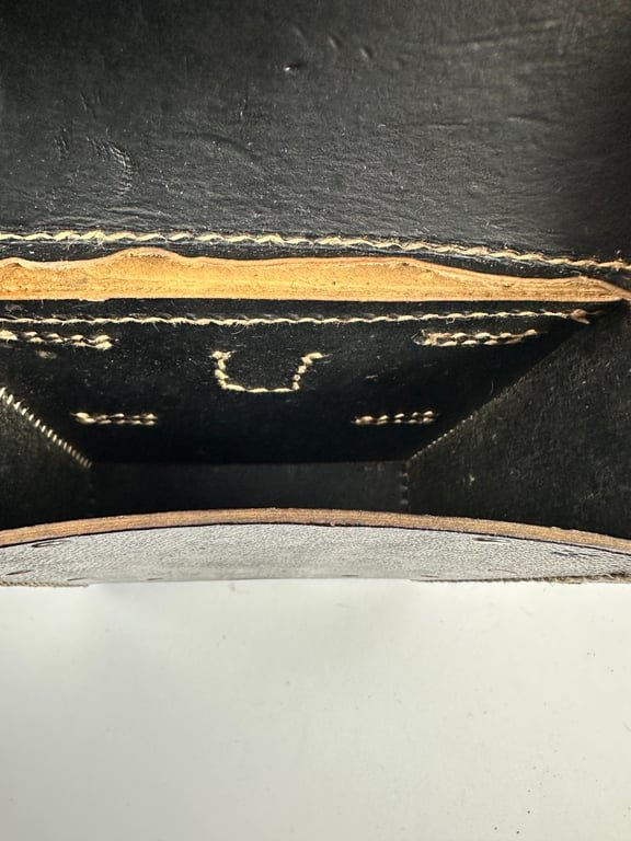 Original German WWII MG 34 Preßstoff & Leather Gunners Kit Tool Pouch — image 10