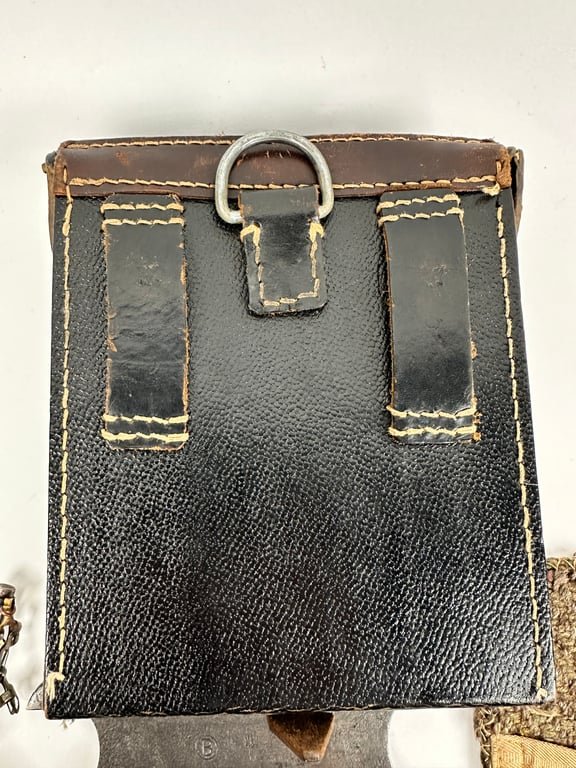 Original German WWII MG 34 Preßstoff & Leather Gunners Kit Tool Pouch — image 8