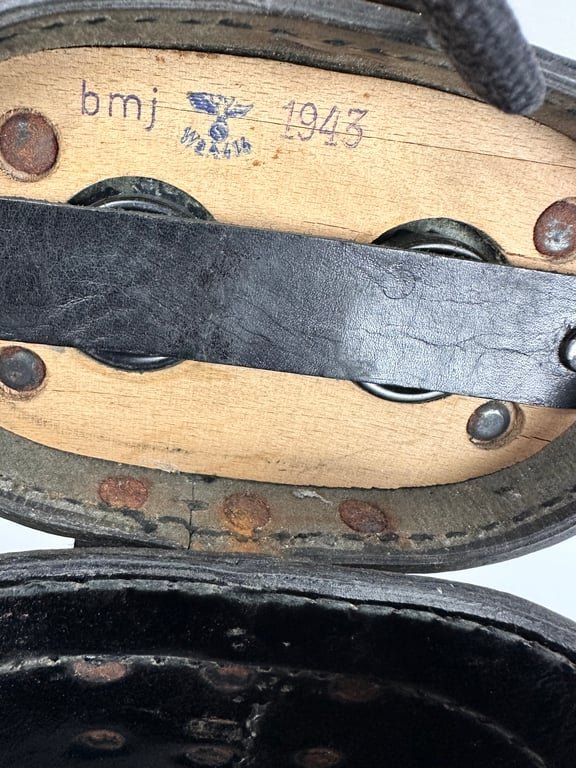 WW2 German Panzer Dienstglas 10x50 'bmj'in case — image 3