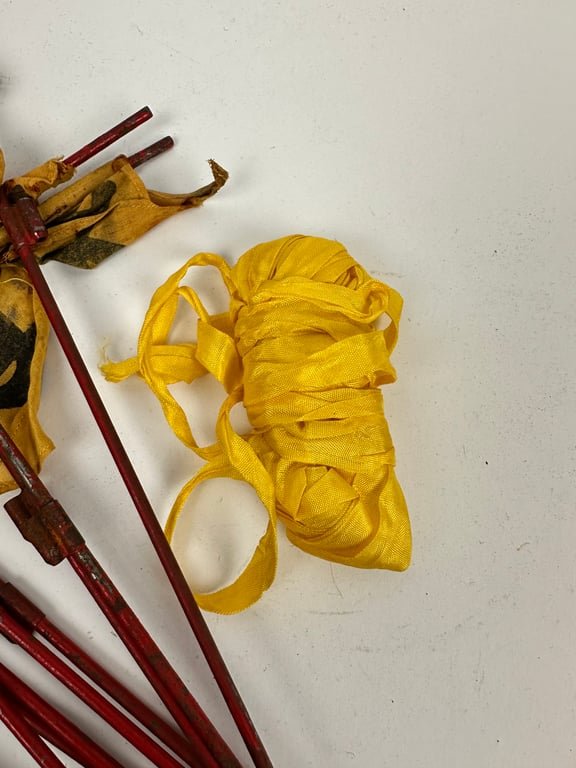 German WH Gas Warning Flag Set with Carrying Pouch — image 5