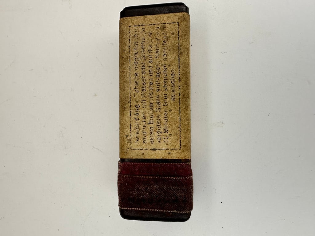 'HAUTENGIFTUNGSMITTEL'1940 — image 2