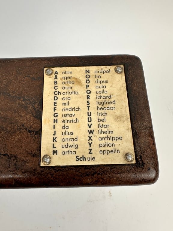 Nice original German WW2 FF33 Field Telephone (Feldfernsprecher 33) 1943 — image 2