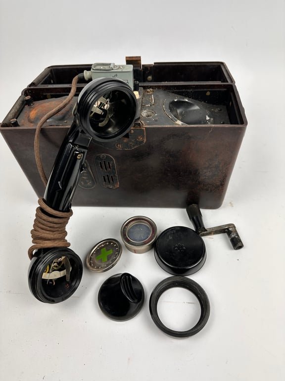 Nice original German WW2 FF33 Field Telephone (Feldfernsprecher 33) 1943 — image 8