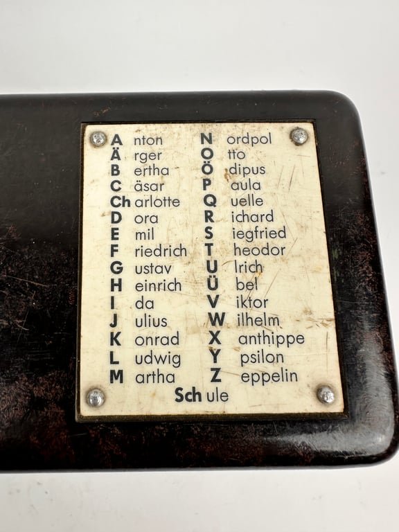 Nice original German WW2 FF33 Field Telephone (Feldfernsprecher 33) 'ded'1940 — image 6