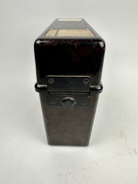 Nice original German WW2 FF33 Field Telephone (Feldfernsprecher 33) 'ded'1940 — image 8