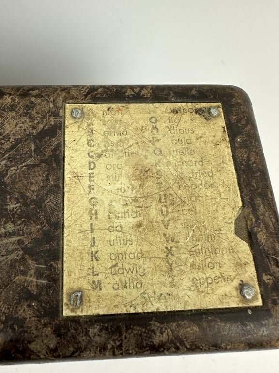 Nice original German WW2 FF33 Field Telephone (Feldfernsprecher 33) 1942 — image 4