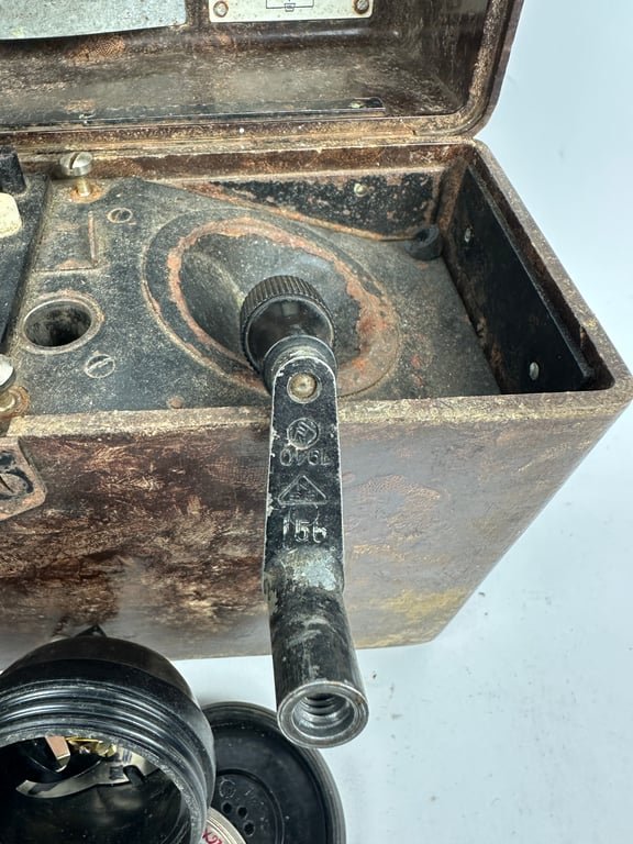 Nice original German WW2 FF33 Field Telephone (Feldfernsprecher 33) 1942 — image 8