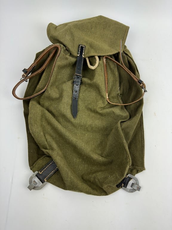 WW2 German late war M44 'Rucksack' — image 2