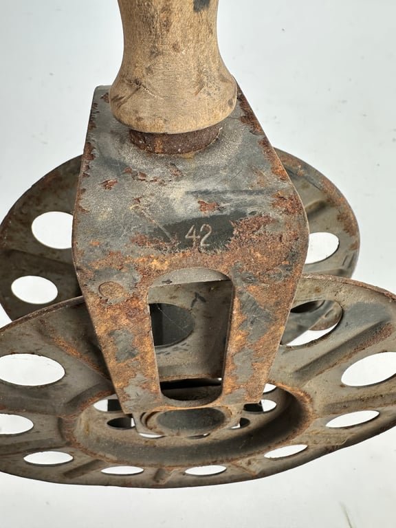 Original German WWII Big Hand Held Cable Reel With... — image 5