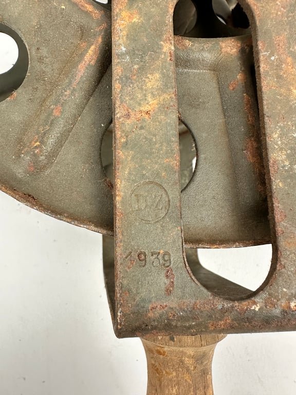 Original German WWII Big Hand Held Cable Reel With... — image 5