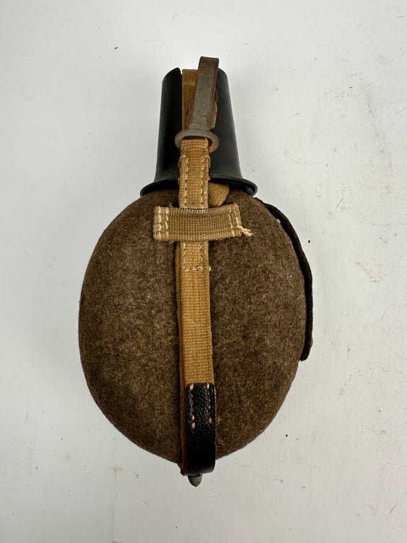 WW2 German 'DAK'canteen 'mn42' — image 2