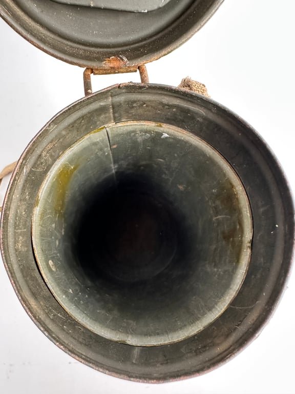 WW2 German 2 tone camo Gasmask canister. — image 10
