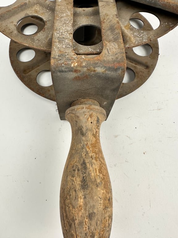 Original German WWII Big Hand Held Cable Reel With... — image 4