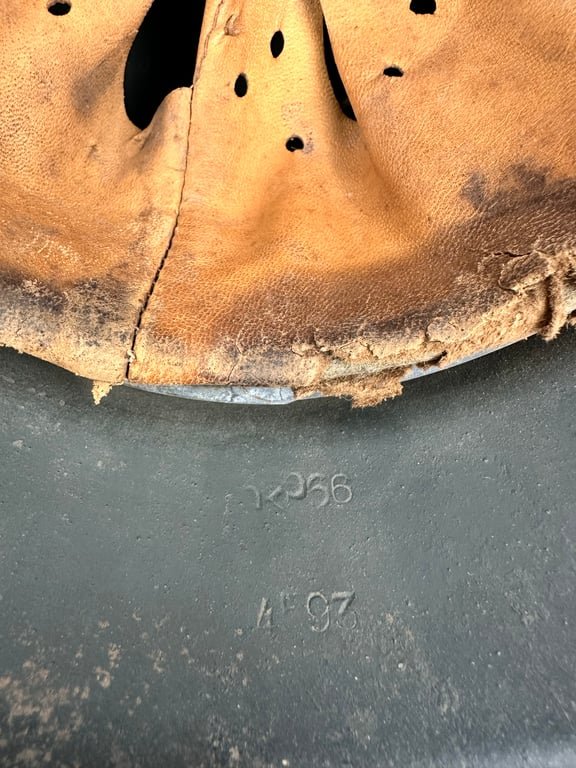 M42 German Helmet 'Rough camo paint' — image 8