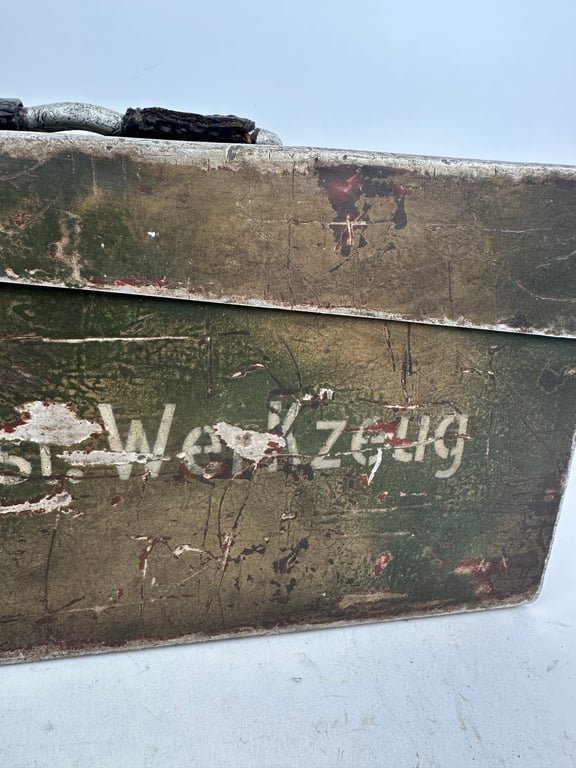 WW2 German Alu.Mg34 Camo 'Waffenmst. Werkzeug' box 1940 — image 5