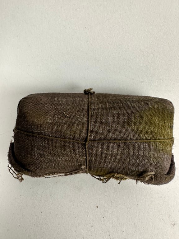 Small Wehrmacht first aid bandage 1944 — image 2
