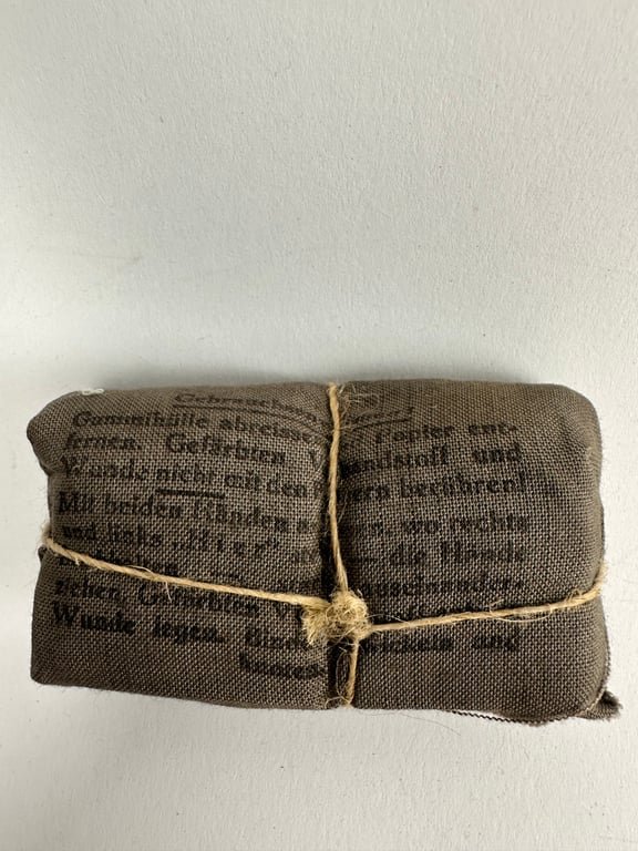 Small Wehrmacht first aid bandage 1944 — image 2