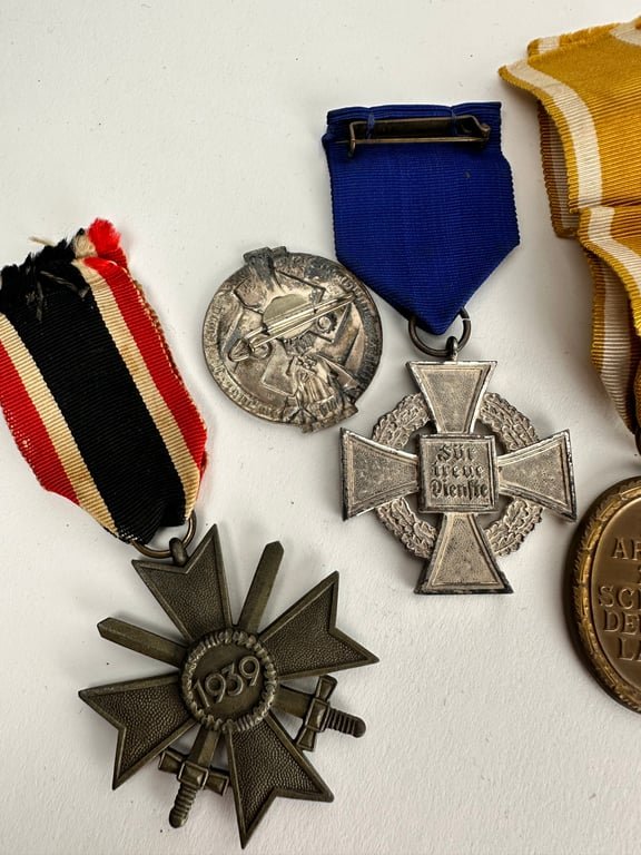 WW2 German Medals grouping 5 pices — image 5