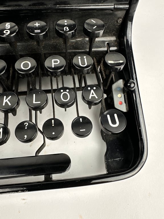 Rare Black Waffen-SS typewriter by Olympia — image 16