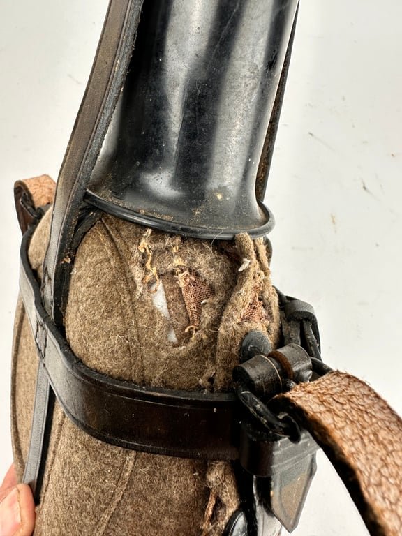 Original German WW2 Medical Canteen 'ESB40' — image 6